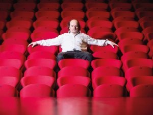 Martigny - 28 mars 2022 Roland Vouilloz, comédien Le comédien valaisan établi à Genève joue ce 31 mars «Le poisson belge» au Théâtre Alambic de Martigny. L’occasion d’un retour dans le temps et sur son «terrain de jeu».